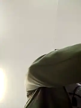 Astrid3 online show from April 21, 2026, 7:50 pm