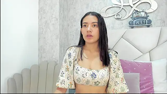 Skylerwhite02 online show from November 3, 2025, 7:37 pm