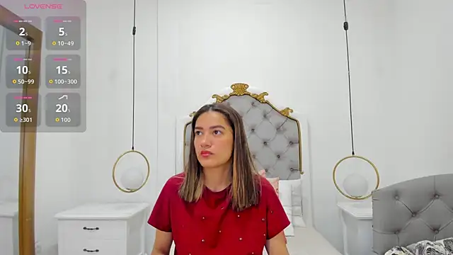 Skylerwhite02 online show from April 13, 2026, 3:34 am