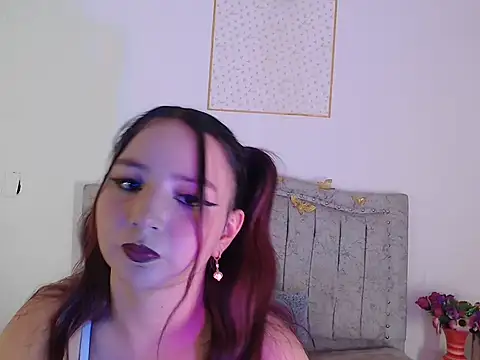 Snapshot of Mia2xsmith chatting on May 25, 2026, 4:18 am Mia2xsmith online show from May 25, 2026, 4:18 am