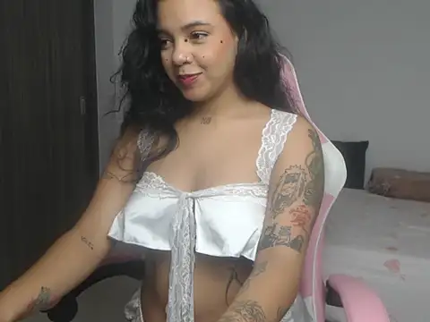 Snapshot of ObeyVal chatting on April 5, 2026, 7:33 pm ObeyVal online show from April 5, 2026, 7:33 pm