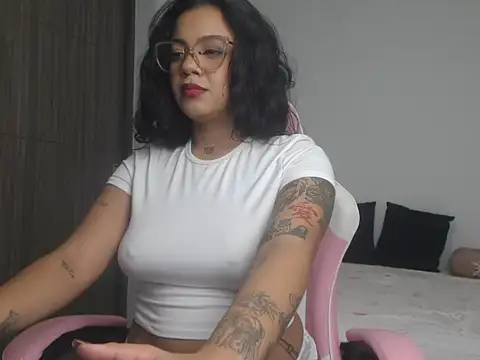 Snapshot of ObeyVal chatting on April 7, 2026, 7:20 am ObeyVal online show from April 7, 2026, 7:20 am