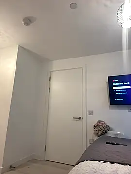 SexySaraxxoo online show from December 17, 2025, 2:12 pm