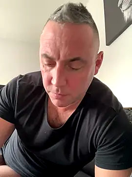 Snapshot of Marronglace1 chatting on December 16, 2025, 2:44 pm Marronglace1 online show from December 16, 2025, 2:44 pm