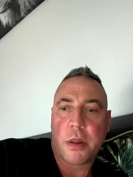 Snapshot of Marronglace1 chatting on January 8, 2026, 1:57 pm Marronglace1 online show from January 8, 2026, 1:57 pm