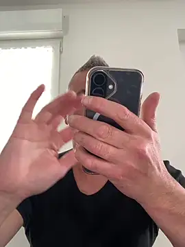 Snapshot of Marronglace1 chatting on May 20, 2026, 1:06 pm Marronglace1 online show from May 20, 2026, 1:06 pm