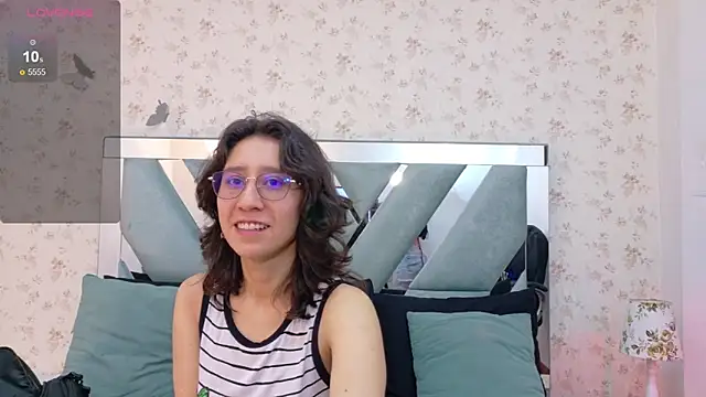 Snapshot of jupiterysaturno chatting on September 18, 2025, 4:42 pm jupiterysaturno online show from September 18, 2025, 4:42 pm