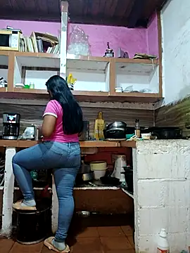 girlpee online show from November 25, 2025, 12:27 pm