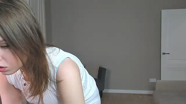 EmelySwickheimer online show from September 18, 2025, 7:16 pm