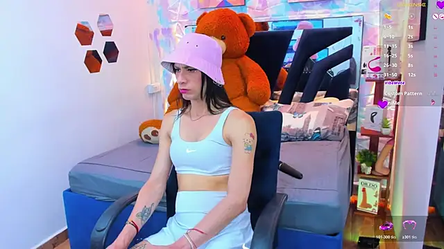 Charlotte Landry   online show from February 22, 2026, 4:27 pm