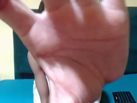 Snapshot of Freaky-Nicky18 chatting on November 9, 2025, 7:50 am Freaky-Nicky18 online show from November 9, 2025, 7:50 am