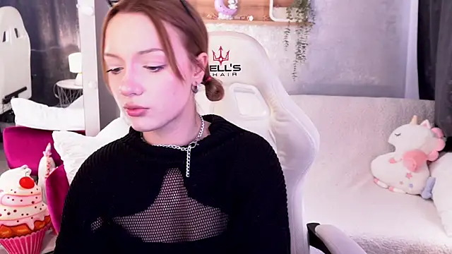 Snapshot of FoxyMayy chatting on October 3, 2025, 1:08 pm FoxyMayy online show from October 3, 2025, 1:08 pm