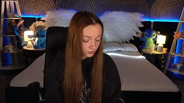 FoxyMayy online show from November 23, 2025, 1:55 pm