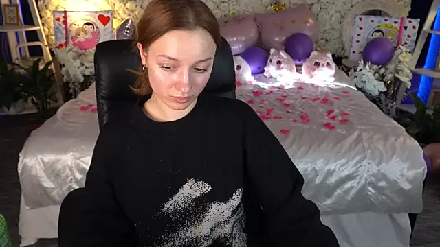 FoxyMayy online show from March 10, 2026, 1:38 pm