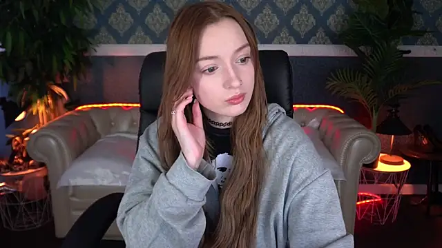 FoxyMayy online show from April 9, 2026, 12:54 pm