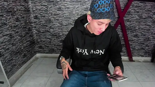 weesley boy online show from October 8, 2025, 11:35 pm