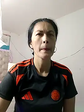 ZARAY 1118 online show from September 21, 2025, 9:38 pm