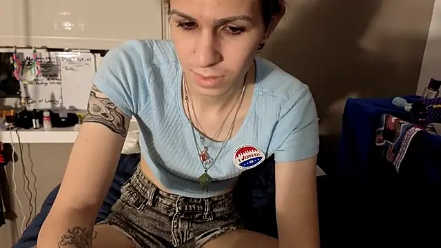 cuddlyavenue online show from November 5, 2025, 2:11 am