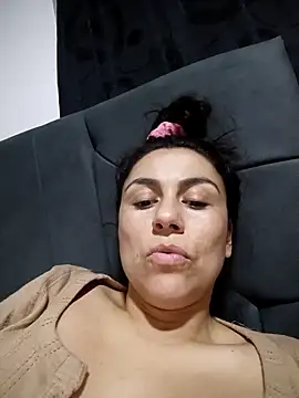 Snapshot of vanessa-titisM chatting on March 15, 2026, 2:39 am vanessa-titisM online show from March 15, 2026, 2:39 am