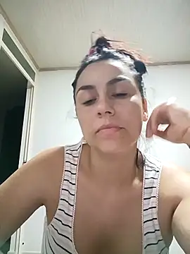 Snapshot of vanessa-titisM chatting on March 16, 2026, 4:18 am vanessa-titisM online show from March 16, 2026, 4:18 am