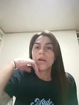 Snapshot of vanessa-titisM chatting on March 31, 2026, 3:30 am vanessa-titisM online show from March 31, 2026, 3:30 am