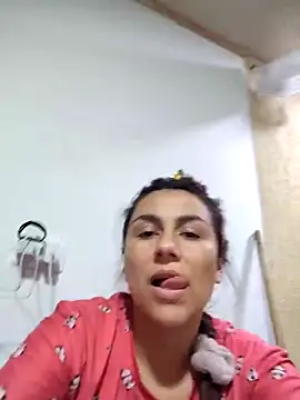 Snapshot of vanessa-titisM chatting on April 16, 2026, 1:06 am vanessa-titisM online show from April 16, 2026, 1:06 am