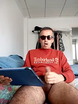 Snapshot of EmilioTaladdro chatting on March 10, 2026, 11:26 am EmilioTaladdro online show from March 10, 2026, 11:26 am