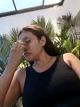 ArielBlossom    online show from January 6, 2026, 11:14 am