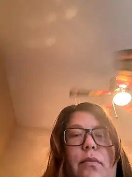 Snapshot of amberlynntun chatting on November 14, 2025, 7:56 pm amberlynntun online show from November 14, 2025, 7:56 pm