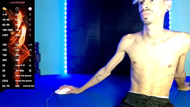 Snapshot of Alexx_1214 chatting on November 16, 2025, 8:25 pm Alexx 1214 online show from November 16, 2025, 8:25 pm