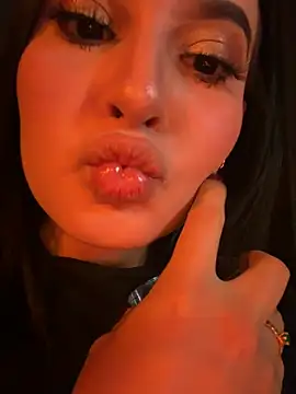 GabyMejiaa online show from February 15, 2026, 5:37 am