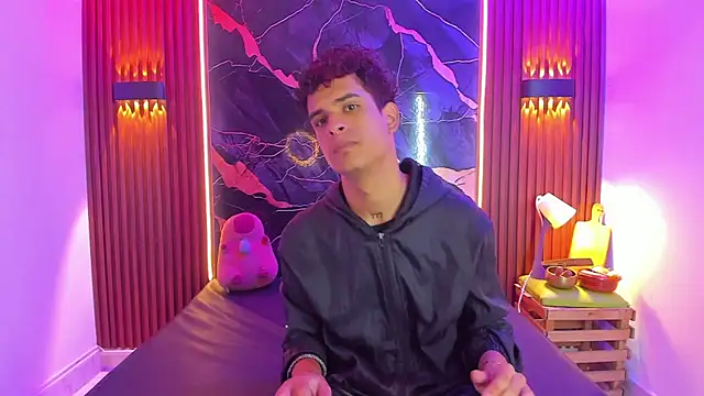 Lucky boys  X online show from October 16, 2025, 1:34 pm