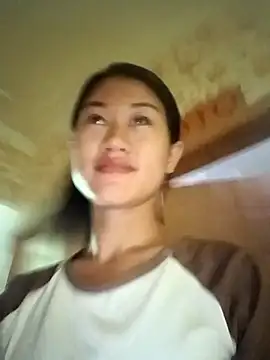 Snapshot of luy-xinh02 chatting on September 18, 2025, 12:01 am luy-xinh02 online show from September 18, 2025, 12:01 am