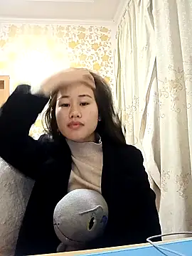 luy-xinh02 online show from November 30, 2025, 10:19 am