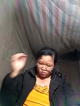 Snapshot of riso-00 chatting on November 6, 2025, 2:29 pm riso-00 online show from November 6, 2025, 2:29 pm