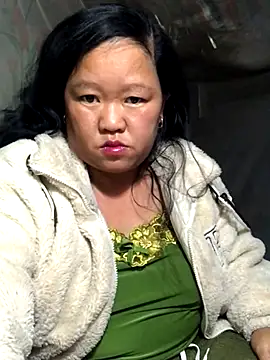 Snapshot of riso-00 chatting on December 1, 2025, 9:14 am riso-00 online show from December 1, 2025, 9:14 am