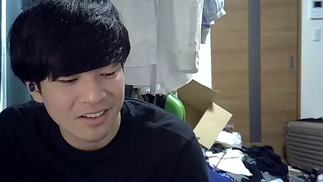 aokunvvv online show from September 19, 2025, 5:09 am