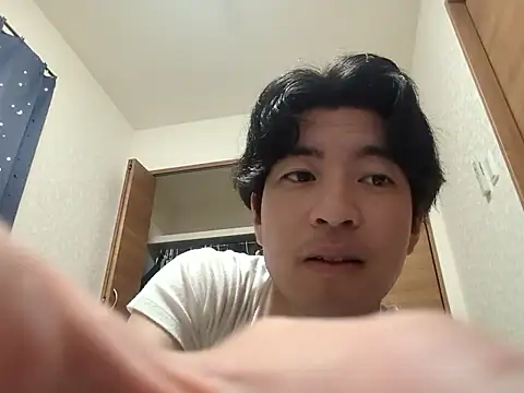 aokunvvv online show from October 3, 2025, 5:43 pm