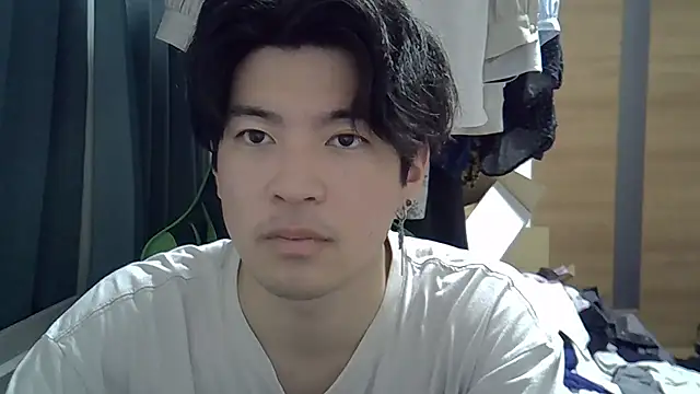 aokunvvv online show from October 6, 2025, 3:09 pm