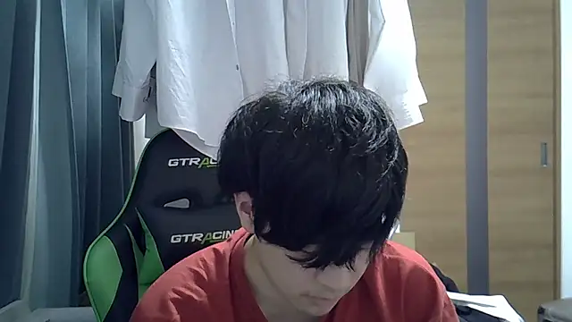 aokunvvv online show from October 13, 2025, 9:31 am