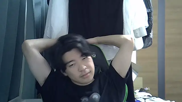 aokunvvv online show from October 16, 2025, 4:19 pm