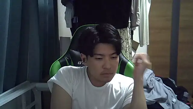 aokunvvv online show from October 21, 2025, 3:57 pm
