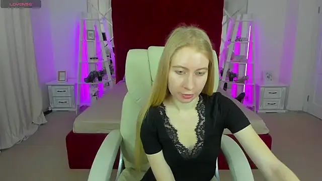 Alina Blonde online show from May 9, 2026, 5:34 am