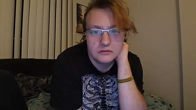 tbutchrat online show from September 25, 2025, 7:23 am