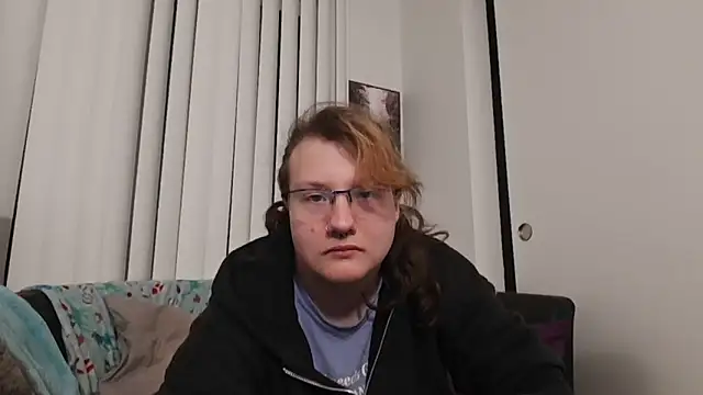 tbutchrat online show from October 5, 2025, 6:12 am