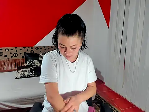 Snapshot of Soffy_Skye chatting on November 9, 2025, 3:49 am Soffy Skye online show from November 9, 2025, 3:49 am