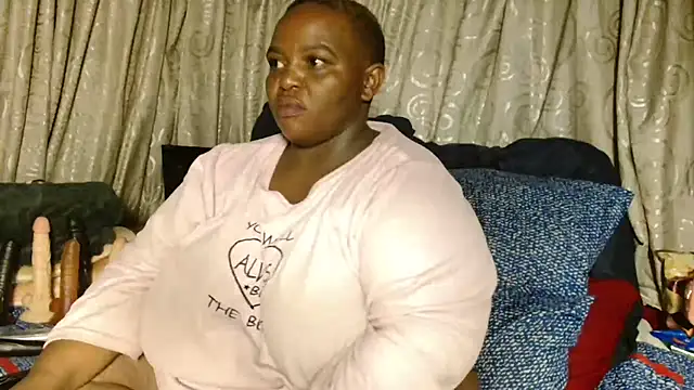 Snapshot of Bustyboobs02xx chatting on January 15, 2026, 1:21 am Bustyboobs02xx online show from January 15, 2026, 1:21 am