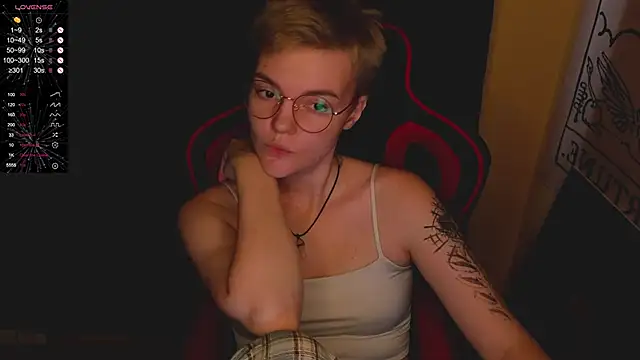 Snapshot of KrisNeal chatting on October 29, 2025, 11:01 am KrisNeal online show from October 29, 2025, 11:01 am