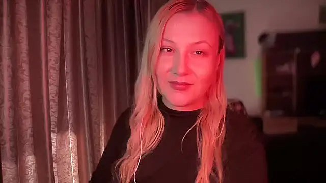 BikiHellena online show from November 12, 2025, 9:42 am