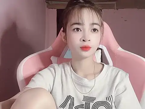 Snapshot of Suna7383 chatting on November 13, 2025, 3:55 pm Suna7383 online show from November 13, 2025, 3:55 pm